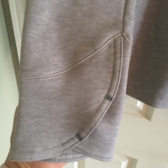 The North Face Women’s zip up jacket - Picture 5 of 10